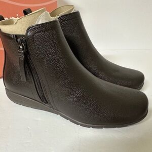 NWT Aleena3 Easy Spirit Dark Brown Ankle Booties Size 6